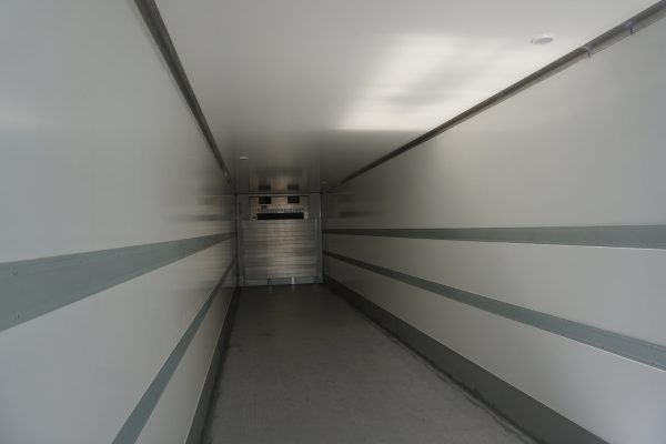 Полуприцеп рефрижератор HASTRAILER 16,5м / 4 оси, ХОУ Carrier Vector 1950 — изображение 2