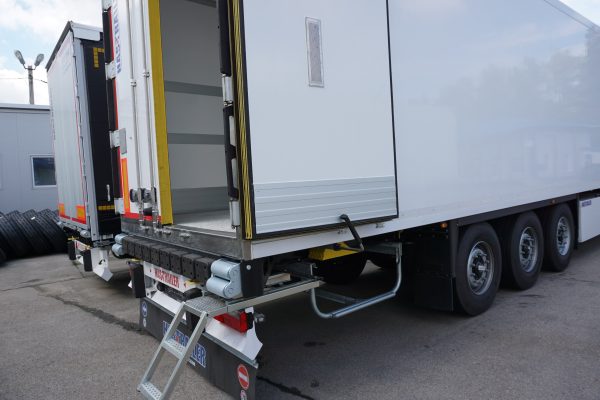 Полуприцеп рефрижератор HASTRAILER 16,5м / 3 оси, ХОУ Carrier Vector 1950 — изображение 3