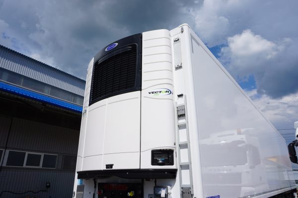 Полуприцеп рефрижератор HASTRAILER 16,5м / 3 оси, ХОУ Carrier Vector 1950