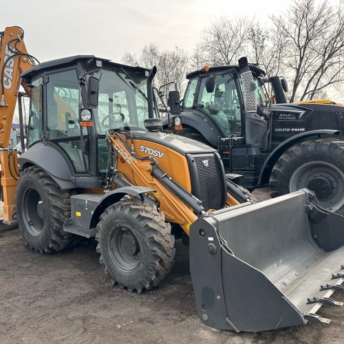 Экскаватор-погрузчик CASE 570 SV