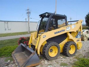 mini-pogruzchik-komatsu-sk-820-5_foto_largest